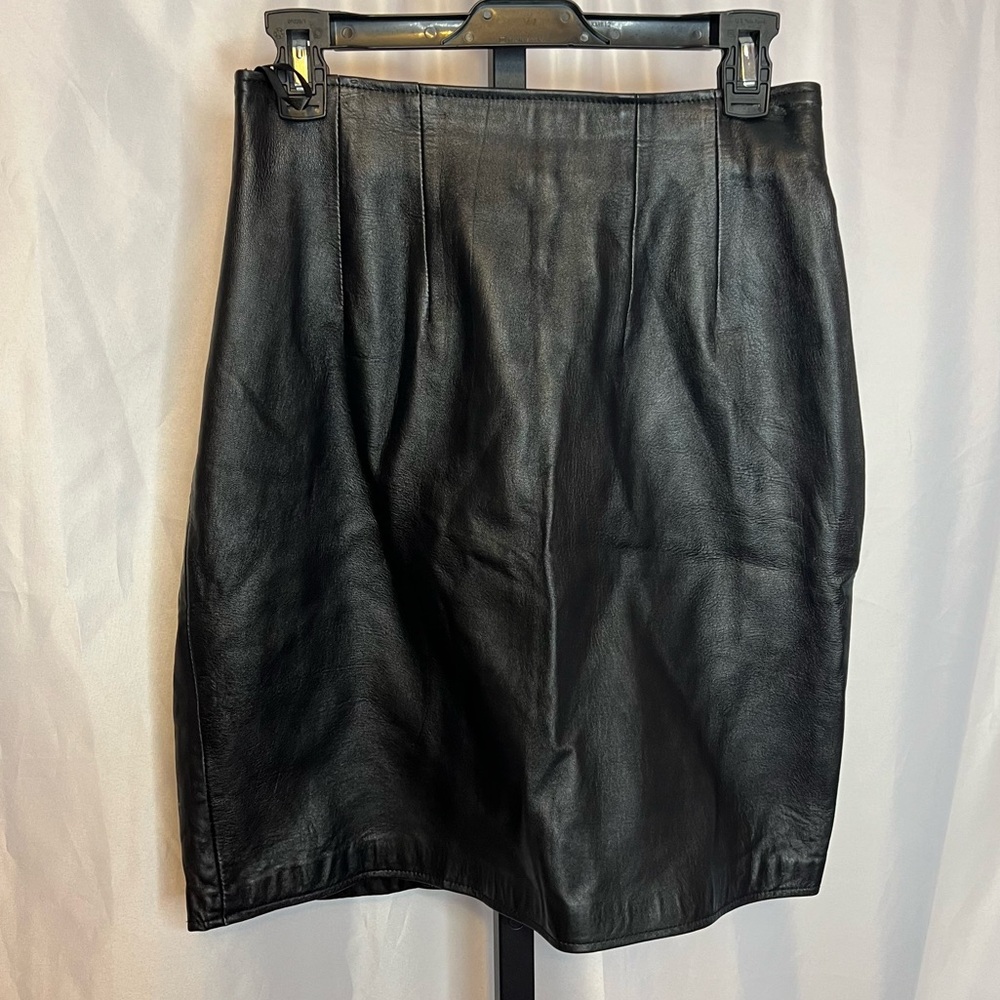 Cedars Black Leather Skirt Zip Closure, size 10